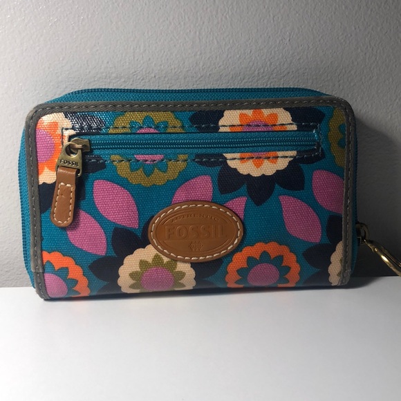 Fossil Handbags - Fossil floral pattern wallet